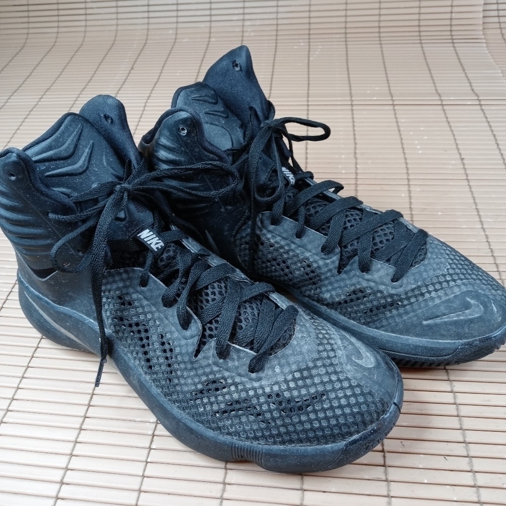 NIKE Zoom Hyperfuse 2014 Shoe - Black - Men Size 11.5 - 684591 001. 200pm